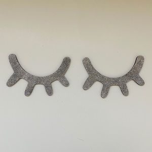 Eyelashes to decoration the wall